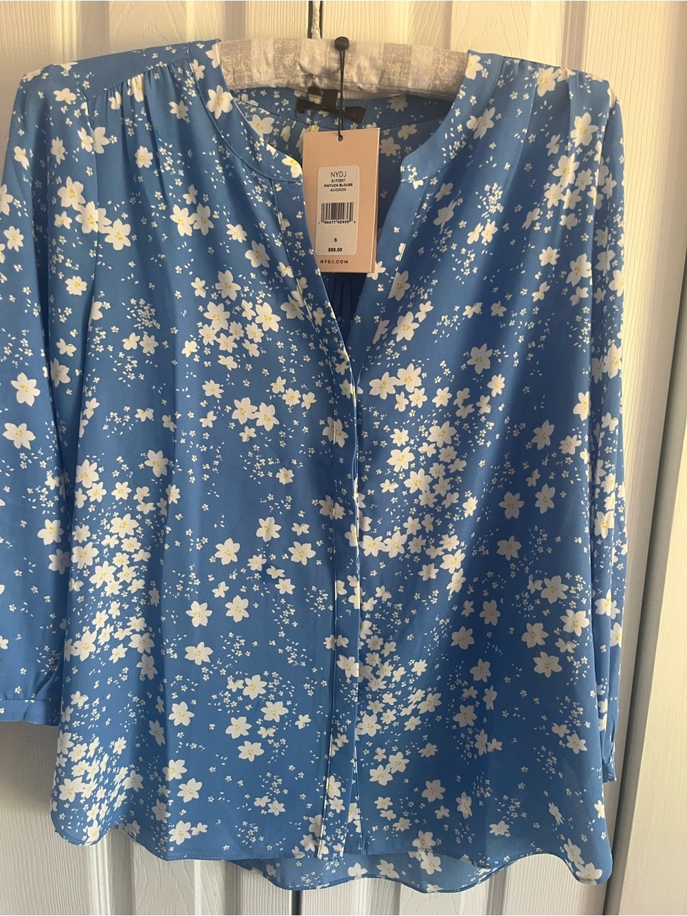 NYDJ Avignon Blue Floral Blouse with White Flowers Sz S NWT